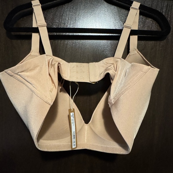Skims Lightly Lined Bra - Picture 3 of 3